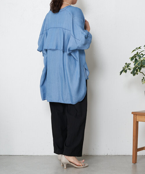 Jena espace merveilleux(ジェナ エスパスメルヴェイユ)の「テンセルバックラッフルシャツ(シャツ/ブラウス・レディース・ブルー/ブルー系その他・FREE)」の16枚目の写真