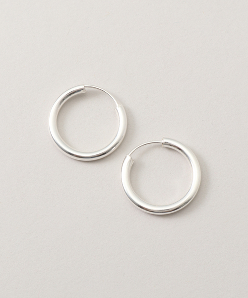 JOURNAL STANDARD relume（ジャーナルスタンダード　レリューム）の「RELUME プレーンフープピアス（ピアス（両耳用）・レディース・シルバー・FREE）」の2枚目の写真