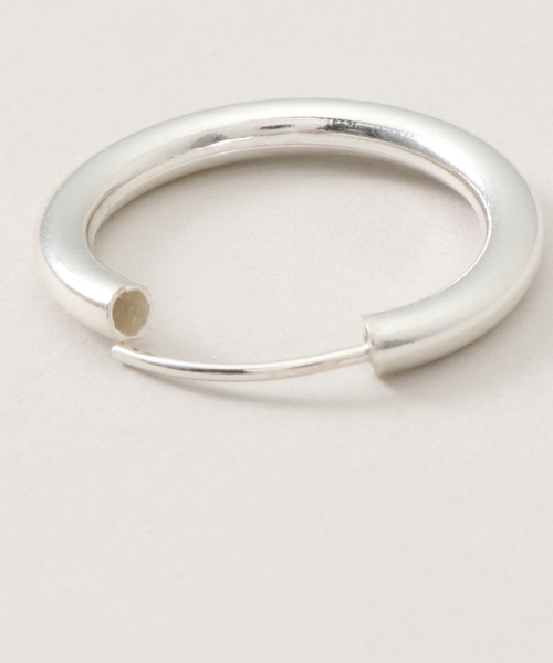 JOURNAL STANDARD relume（ジャーナルスタンダード　レリューム）の「RELUME プレーンフープピアス（ピアス（両耳用）・レディース・シルバー・FREE）」の4枚目の写真