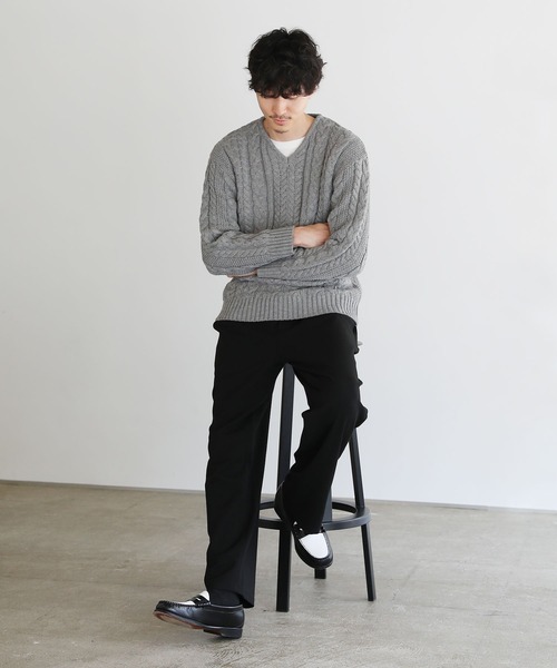 SPU（スプ）の「セミワイドシルエットケーブル編みVネックニット（ニット/セーター・メンズ・テラコッタ/ベージュ系/チャコール/モカ/ネイビー/ブラック/ブルーグレー/カーキ/ワイン/オフホワイト/杢グレー・S/M/L/XL）」の13枚目の写真