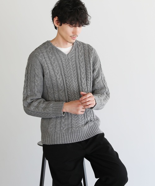 SPU（スプ）の「セミワイドシルエットケーブル編みVネックニット（ニット/セーター・メンズ・テラコッタ/ベージュ系/チャコール/モカ/ネイビー/ブラック/ブルーグレー/カーキ/ワイン/オフホワイト/杢グレー・S/M/L/XL）」の14枚目の写真