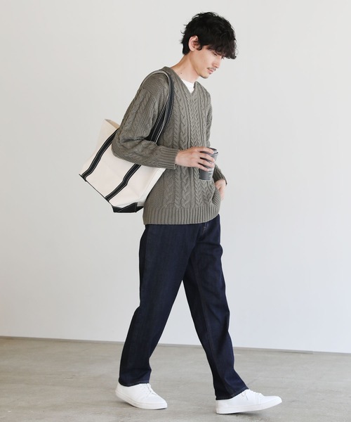 SPU（スプ）の「セミワイドシルエットケーブル編みVネックニット（ニット/セーター・メンズ・テラコッタ/ベージュ系/チャコール/モカ/ネイビー/ブラック/ブルーグレー/カーキ/ワイン/オフホワイト/杢グレー・S/M/L/XL）」の19枚目の写真