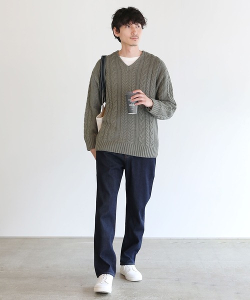 SPU（スプ）の「セミワイドシルエットケーブル編みVネックニット（ニット/セーター・メンズ・テラコッタ/ベージュ系/チャコール/モカ/ネイビー/ブラック/ブルーグレー/カーキ/ワイン/オフホワイト/杢グレー・S/M/L/XL）」の20枚目の写真