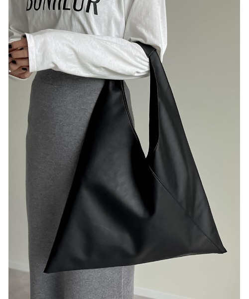 Re:EDIT（リエディ）の「[神山まりあさん着用]サンカクトートバッグ（トートバッグ・レディース・ブラック/アイボリー/グレイッシュベージュ・FREE）」の18枚目の写真