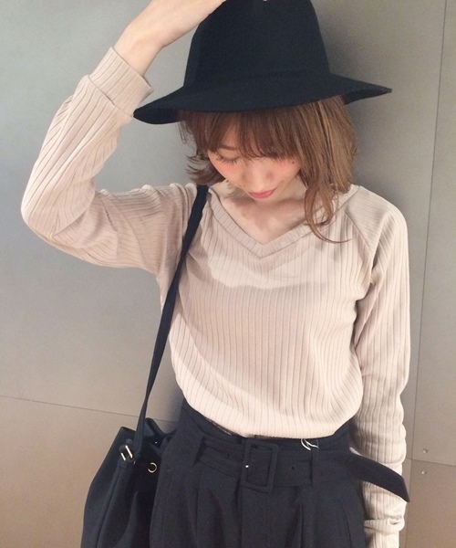 Chico(チコ)の「【who's who Chico】トタンテレコリブ長袖カットソー(Tシャツ/カットソー・レディース・ベージュ/モスグリーン/アイボリー/ブラック・FREE)」の4枚目の写真