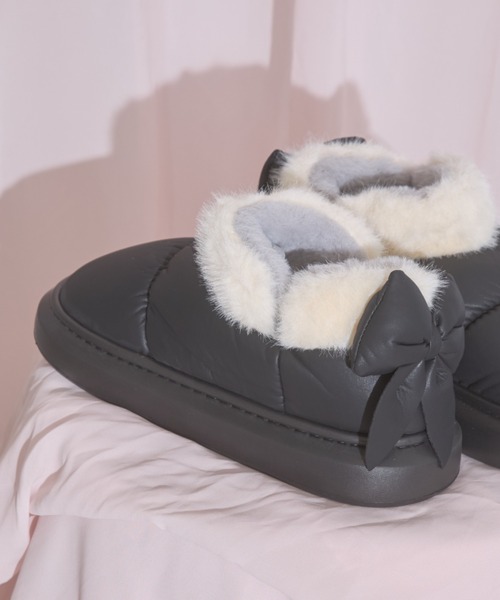 tocco closet（トッコ　クローゼット）の「【ZOZO限定】リボンファースノーブーツ（ブーツ・レディース・ブラック/アイボリー・M/L）」の3枚目の写真