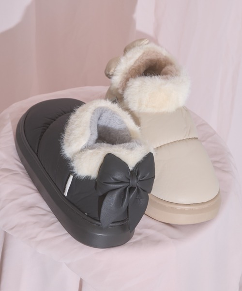 tocco closet（トッコ　クローゼット）の「【ZOZO限定】リボンファースノーブーツ（ブーツ・レディース・ブラック/アイボリー・M/L）」の5枚目の写真