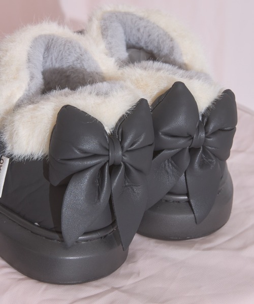 tocco closet（トッコ　クローゼット）の「【ZOZO限定】リボンファースノーブーツ（ブーツ・レディース・ブラック/アイボリー・M/L）」の7枚目の写真