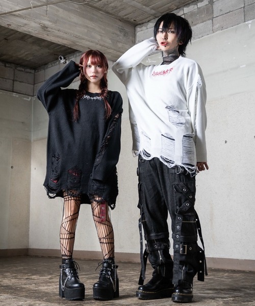 Deviants（ディビアンツ）の「ロゴグランジビッグニット（ニット/セーター・レディース・ブラック/ホワイト/ボルドー・FREE）」の4枚目の写真