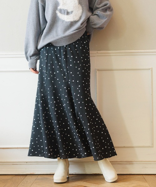 mysty woman(ミスティウーマン)の「ハートプリントマーメイドスカート 252080(スカート・レディース・アイボリー/ブラック・FREE)」の2枚目の写真