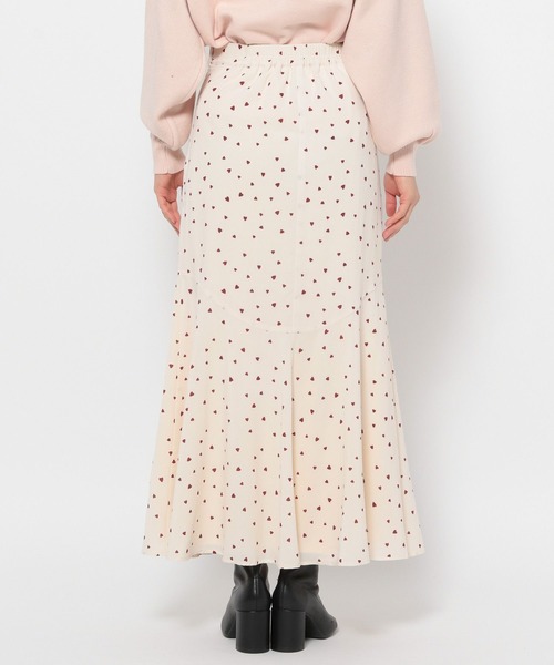 mysty woman(ミスティウーマン)の「ハートプリントマーメイドスカート 252080(スカート・レディース・アイボリー/ブラック・FREE)」の5枚目の写真