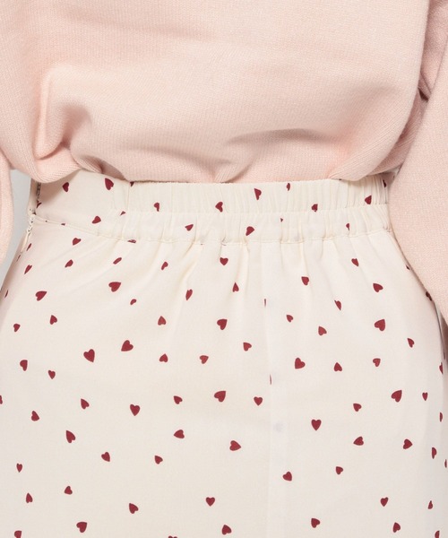 mysty woman(ミスティウーマン)の「ハートプリントマーメイドスカート 252080(スカート・レディース・アイボリー/ブラック・FREE)」の3枚目の写真