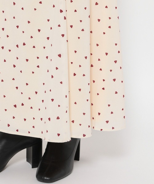 mysty woman(ミスティウーマン)の「ハートプリントマーメイドスカート 252080(スカート・レディース・アイボリー/ブラック・FREE)」の16枚目の写真