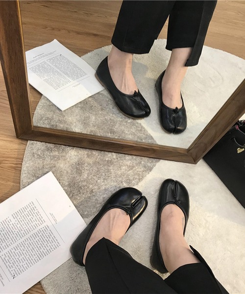 Lace Ladies（レースレディース）の「ソリッドカラー レザー調 ベーシック 足袋 パンプス（パンプス・レディース・ブラック/アイボリー/ベージュ/ブラウン・22.5cm/23cm/23.5cm/24cm/24.5cm/25cm）」の3枚目の写真