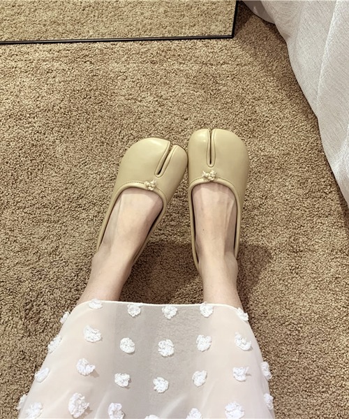 Lace Ladies（レースレディース）の「ソリッドカラー レザー調 ベーシック 足袋 パンプス（パンプス・レディース・ブラック/アイボリー/ベージュ/ブラウン・22.5cm/23cm/23.5cm/24cm/24.5cm/25cm）」の12枚目の写真