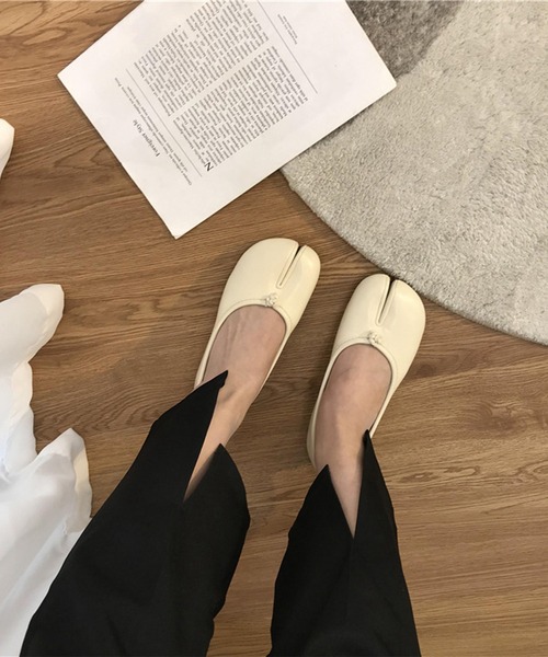 Lace Ladies（レースレディース）の「ソリッドカラー レザー調 ベーシック 足袋 パンプス（パンプス・レディース・ブラック/アイボリー/ベージュ/ブラウン・22.5cm/23cm/23.5cm/24cm/24.5cm/25cm）」の16枚目の写真