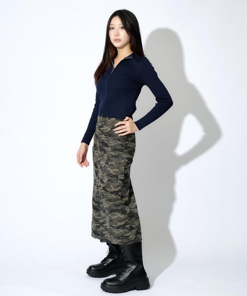 tinkerend(ティンカーエンド)の「Camouflage Slit Denim Skirt / カモフラージュ柄スリットデニムスカート(スカート・レディース・カモフラージュ・2/1)」の2枚目の写真