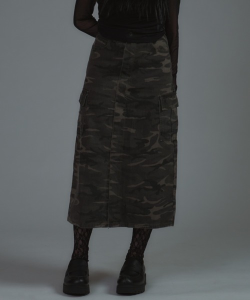 tinkerend(ティンカーエンド)の「Camouflage Slit Denim Skirt / カモフラージュ柄スリットデニムスカート(スカート・レディース・カモフラージュ・2/1)」の9枚目の写真