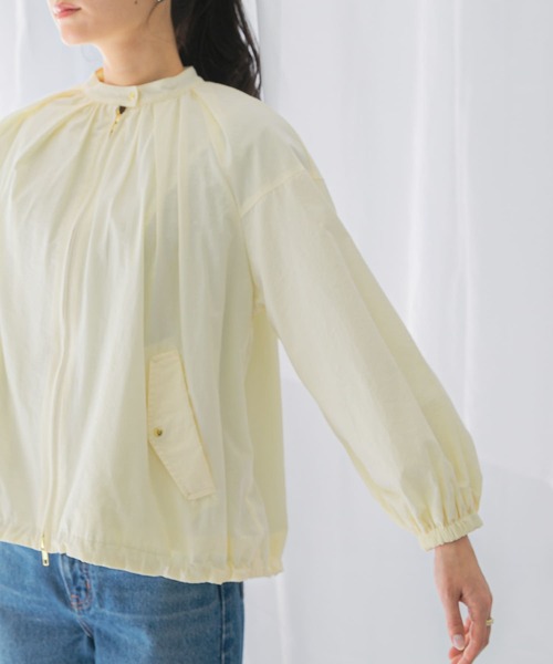 URBAN RESEARCH ROSSO WOMEN（アーバンリサーチ　ロッソ）の「ギャザーボリュームブルゾン（ブルゾン・レディース・オフホワイト/ブラック/ライトカーキ・FREE）」の17枚目の写真