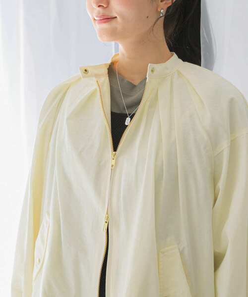 URBAN RESEARCH ROSSO WOMEN（アーバンリサーチ　ロッソ）の「ギャザーボリュームブルゾン（ブルゾン・レディース・オフホワイト/ブラック/ライトカーキ・FREE）」の20枚目の写真