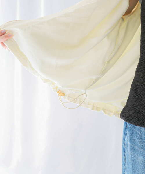 URBAN RESEARCH ROSSO WOMEN（アーバンリサーチ　ロッソ）の「ギャザーボリュームブルゾン（ブルゾン・レディース・オフホワイト/ブラック/ライトカーキ・FREE）」の21枚目の写真