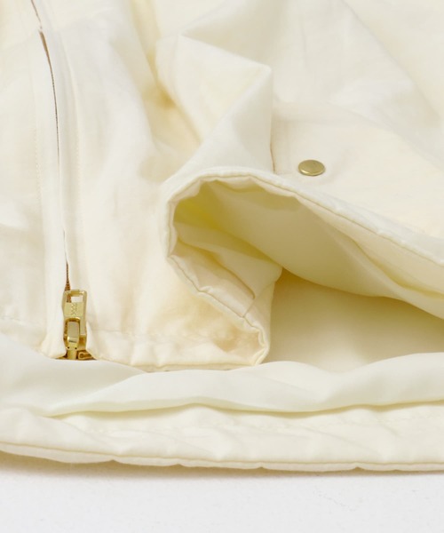 URBAN RESEARCH ROSSO WOMEN（アーバンリサーチ　ロッソ）の「ギャザーボリュームブルゾン（ブルゾン・レディース・オフホワイト/ブラック/ライトカーキ・FREE）」の11枚目の写真