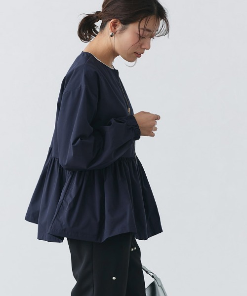 Pierrot（ピエロ）の「ヘムフレアノーカラーブルゾン（ブルゾン・レディース・ベージュ/ネイビー/ベージュ系その他/ブラック・M/S/L/LL）」の7枚目の写真