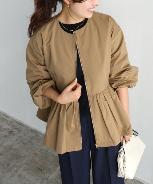 Pierrot（ピエロ）の「ヘムフレアノーカラーブルゾン（ブルゾン・レディース・ベージュ/ネイビー/ベージュ系その他/ブラック・M/S/L/LL）」の17枚目の写真