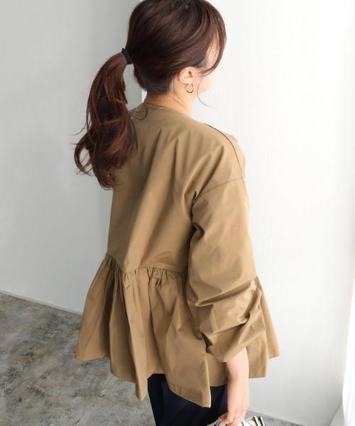 Pierrot（ピエロ）の「ヘムフレアノーカラーブルゾン（ブルゾン・レディース・ベージュ/ネイビー/ベージュ系その他/ブラック・M/S/L/LL）」の18枚目の写真