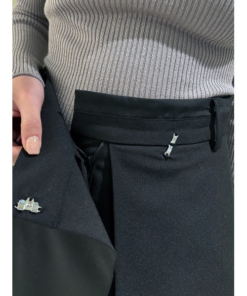新品タグ付き SNIDEL レイヤードデザインパンツ LBLU SNIDEL（スナイデル）の「レイヤードデザインパンツ（その他パンツ
