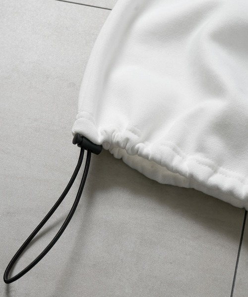 Starting Over(スターティングオーバー)の「PRINT EMBROIDERY CREWNECK DRAWCODE SWEAT LONG SLEEVE/ 裏起毛 プリント 刺繍 クルーネック ドローコードスウェット 長袖(スウェット・メンズ・チャコールグレー/アッシュグレー/ホワイト系その他2/ホワイト系その他4/ブラック系その他3/ブラック系その他/ライトグレー系1/ブラック/グレー系その他/ホワイト系その他5/ブラック系その他2/グレー系その他2/ホワイト/ホワイト系その他3/ライトグレー系/ライトグレー系2/ホワイト系その他・M/L)」の20枚目の写真