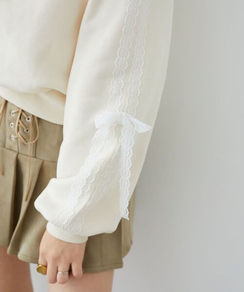 MAJESTIC LEGON（マジェスティックレゴン）の「レースリボンショート裏起毛スウェット（スウェット・レディース・アイボリー/グレー/チャコールグレー・MEDIUM）」の11枚目の写真