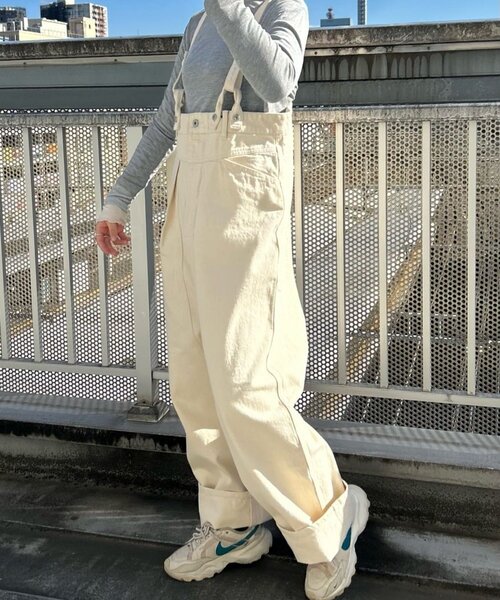 ear PAPILLONNER（イアパピヨネ）の「デニムサロペットパンツ【SUM1 STYLE × Fire Service】（サロペット/オーバーオール・レディース・ブラック/ホワイト・FREE）」の6枚目の写真
