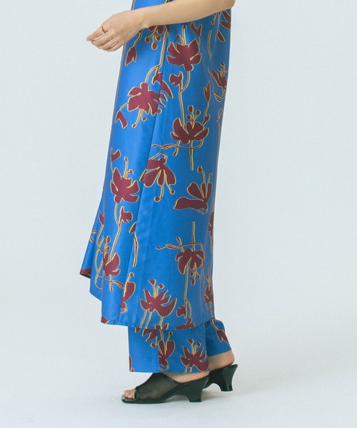 ROSE BUD(ローズバッド)の「FLOWER PRINT PANTS(その他パンツ・レディース・ブルー/オレンジ/ブラウン・ONE SIZE)」の11枚目の写真