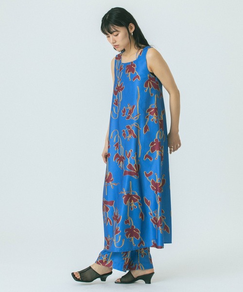 ROSE BUD(ローズバッド)の「FLOWER PRINT PANTS(その他パンツ・レディース・ブルー/オレンジ/ブラウン・ONE SIZE)」の15枚目の写真