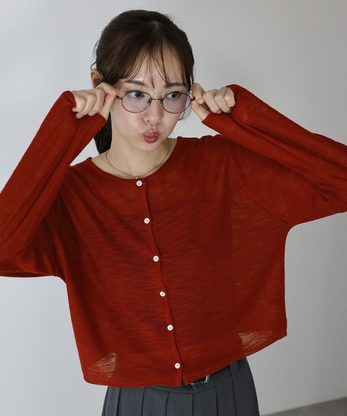 BLUEEAST（ブルーイースト）の「《新色追加/バイカラー》シアーニットカーディガン（カーディガン/ボレロ・レディース・ブラック/オフホワイト/ブルー/パープル/レッド/ホワイト系/グレー系/ネイビー系/イエロー・MEDIUM）」の9枚目の写真