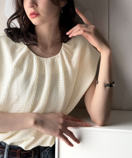 classicalelf(クラシカルエルフ)の「大人フェミニンな着映え。前後2wayタック使いバルーンブラウス(シャツ/ブラウス・レディース・ベージュ/ライム/ブラック/アイボリー・LARGE/MEDIUM/X-LARGE/SMALL)」の5枚目の写真