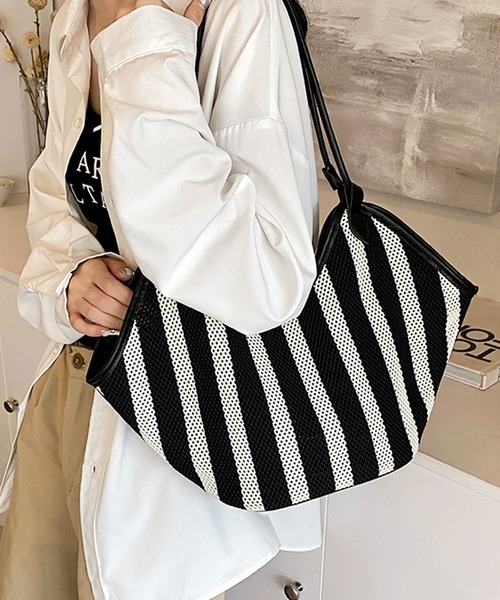 florist（フローリスト）の「【2サイズ展開】巾着ポーチ付♪ワイドストライプメッシュトートバッグ（かごバッグ・レディース・ブラック系2/ブラック系1・S/M）」の12枚目の写真