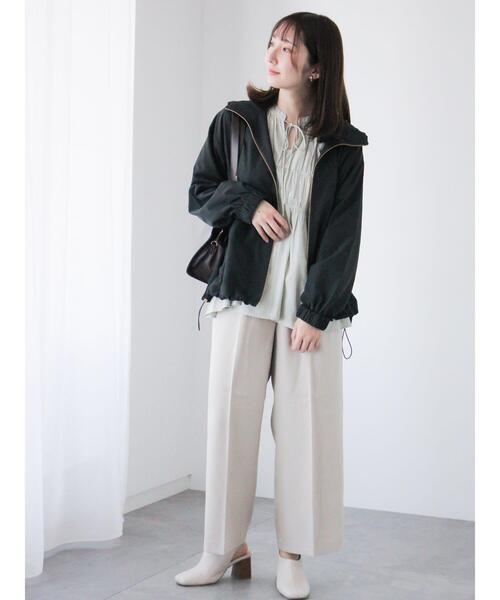 Te chichi TERRASSE(テチチテラス)の「シャーリング前後2WAYブラウス(シャツ/ブラウス・レディース・サックスブルー/ネイビー/グリーン・F)」の5枚目の写真