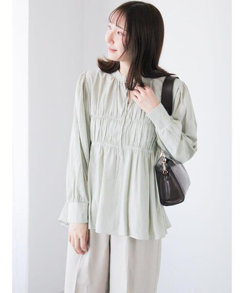 Te chichi TERRASSE(テチチテラス)の「シャーリング前後2WAYブラウス(シャツ/ブラウス・レディース・サックスブルー/ネイビー/グリーン・F)」の6枚目の写真