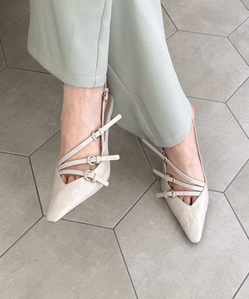 ROYAL PARTY(ロイヤルパーティー)の「ストラップパンプス(パンプス・レディース・レッド/ベージュ/ブラック・MEDIUM/LARGE)」の3枚目の写真