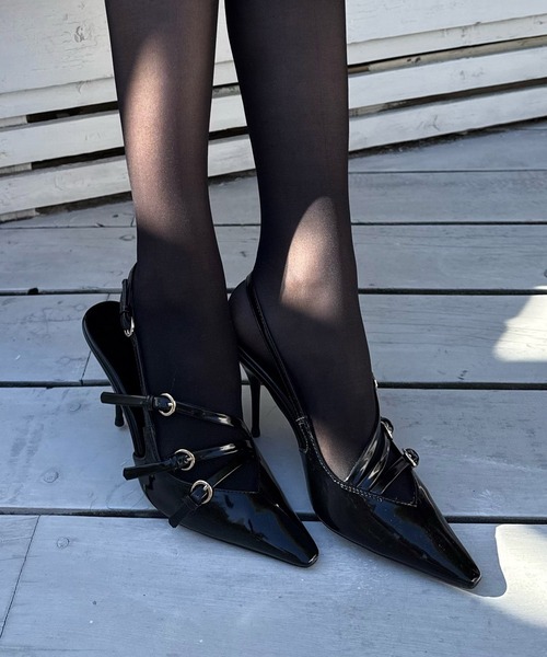 ROYAL PARTY(ロイヤルパーティー)の「ストラップパンプス(パンプス・レディース・レッド/ベージュ/ブラック・MEDIUM/LARGE)」の2枚目の写真