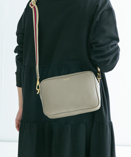 VIOLAd'ORO(ヴィオラドーロ)の「VIOLAd’ORO ADRIA V-1483(ショルダーバッグ・レディース・ベージュ系その他/ブラック・ONE)」の4枚目の写真