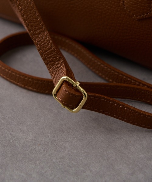 AULENTTI（オウレンティ）の「【AULENTTI】追加入荷 / 2wayレザーボストンショルダーバッグ LB-85929-DO（ショルダーバッグ・レディース・ブラック/ブラウン/グレイッシュベージュ・FREE）」の18枚目の写真