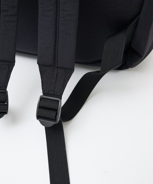 EARTH MADE(アースメイド)の「【WEB限定】【EARTH MADE】12ポケット インサイドプリント2WAYリュック(バックパック/リュック・レディース・ライトグレー/ライトベージュ/ブラック/キャメル・フリー)」の7枚目の写真