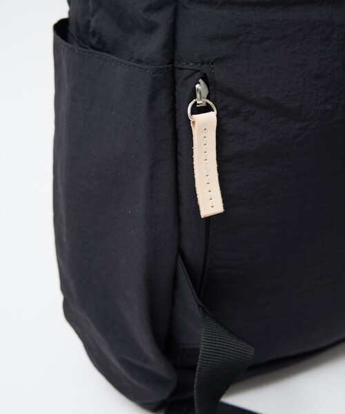 EARTH MADE(アースメイド)の「【WEB限定】【EARTH MADE】12ポケット インサイドプリント2WAYリュック(バックパック/リュック・レディース・ライトグレー/ライトベージュ/ブラック/キャメル・フリー)」の8枚目の写真
