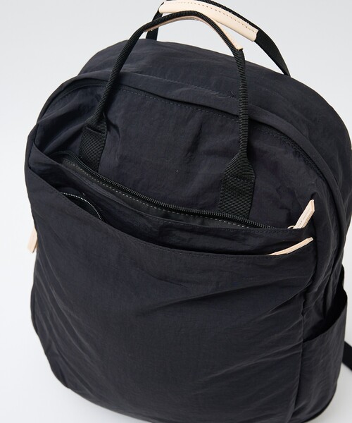 EARTH MADE(アースメイド)の「【WEB限定】【EARTH MADE】12ポケット インサイドプリント2WAYリュック(バックパック/リュック・レディース・ライトグレー/ライトベージュ/ブラック/キャメル・フリー)」の10枚目の写真