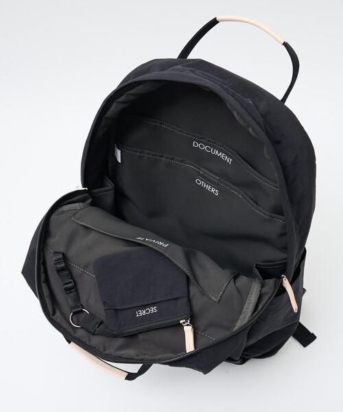 EARTH MADE(アースメイド)の「【WEB限定】【EARTH MADE】12ポケット インサイドプリント2WAYリュック(バックパック/リュック・レディース・ライトグレー/ライトベージュ/ブラック/キャメル・フリー)」の12枚目の写真