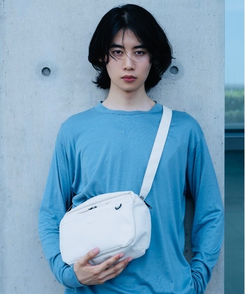 IO（イオ）（イオ）の「fulcro /フルクロ / Explorer ショルダーガジェットリポーター / fma-0012（ショルダーバッグ・レディース・ネイビー/アイボリー/ブラック/ベージュ/オリーブ・ONESIZE）」の2枚目の写真