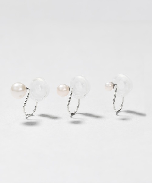 Jewel closet by L&Co.（ジュエルクローゼットバイエルアンドコー）の「K10 ホワイトゴールド シェル/貝 パール イヤリング（イヤリング・レディース・ゴールド系/ゴールド系2/ゴールド系1・FREE）」の16枚目の写真